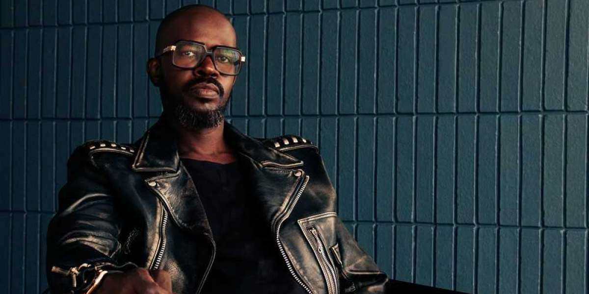 Da Capo thanks DJ Black Coffee for opening the door for him